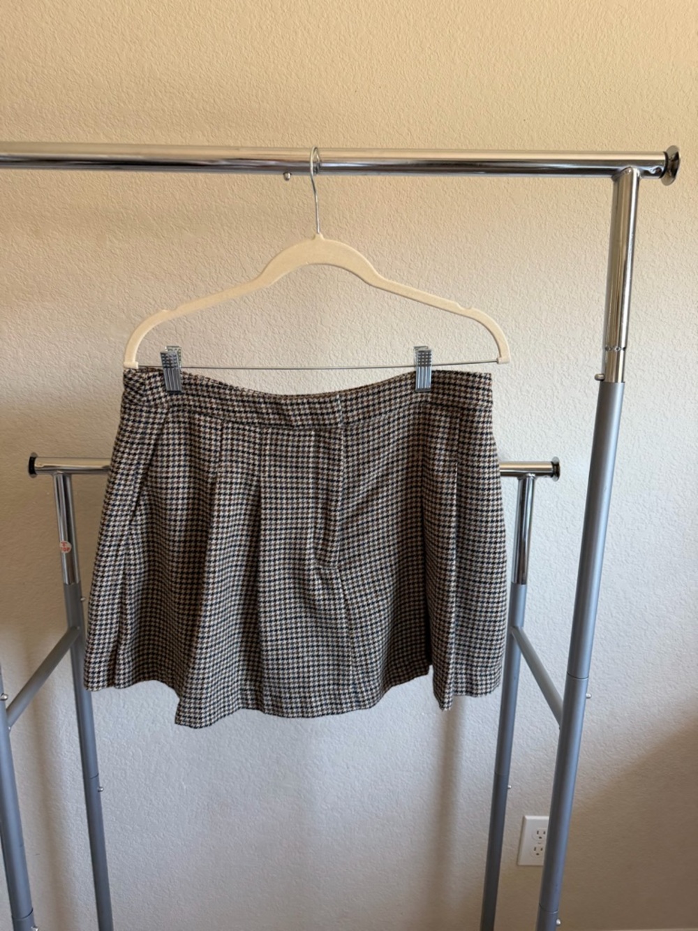 Pleated Houndstooth skort